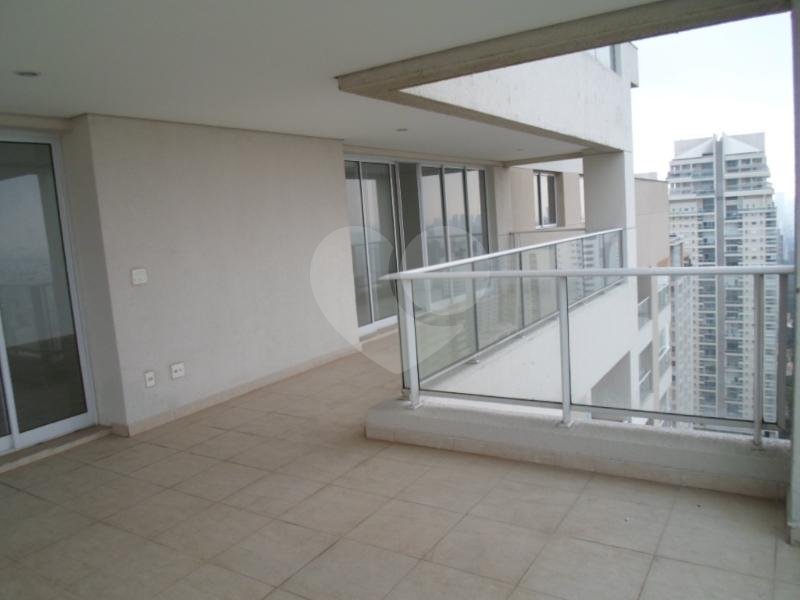 Apartamento à venda com 4 suítes em Campo Belo, São Paulo, SP