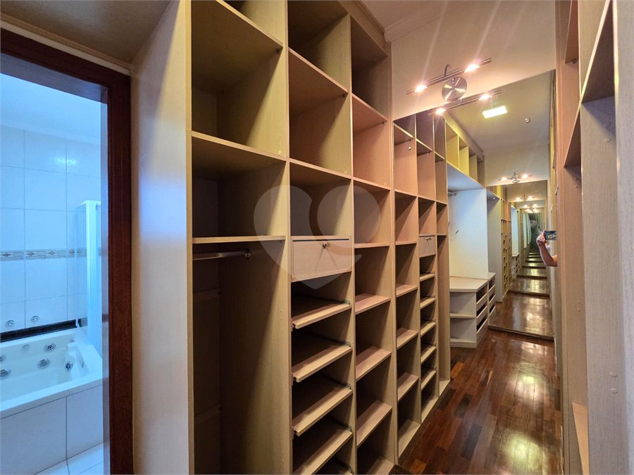 Casa para alugar com 4 quartos, sendo 3 suítes,  no condomínio Village Saint Claire, Sorocaba - SP