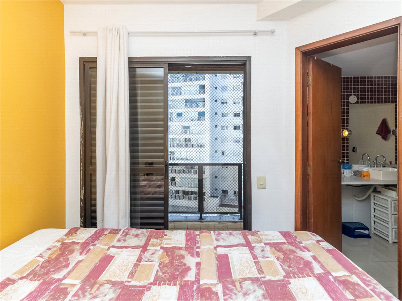 Apartamento à venda com 3 quartos, sendo 1 suíte, em Vila Mariana, São Paulo, SP