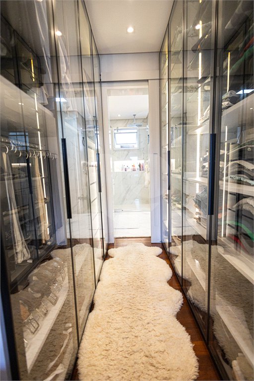 Apartamento à venda com 5 quartos, sendo 4 suítes,  em Parque Reboucas, São Paulo, SP