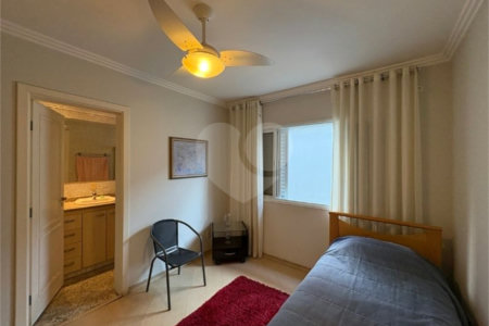 Casa à venda com 5 quartos, sendo 3 suítes, no condomínio Granja Olga III, Sorocaba - SP