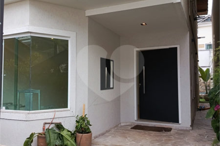 Casa à venda com 3 quartos, sendo 1 suíte, no condomínio Paraíso Classe A, Rio de Janeiro - RJ