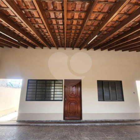 Casa à venda com 4 quartos, sendo 1 suíte, em Jardim Roberto Selmi Dei, Araraquara, SP