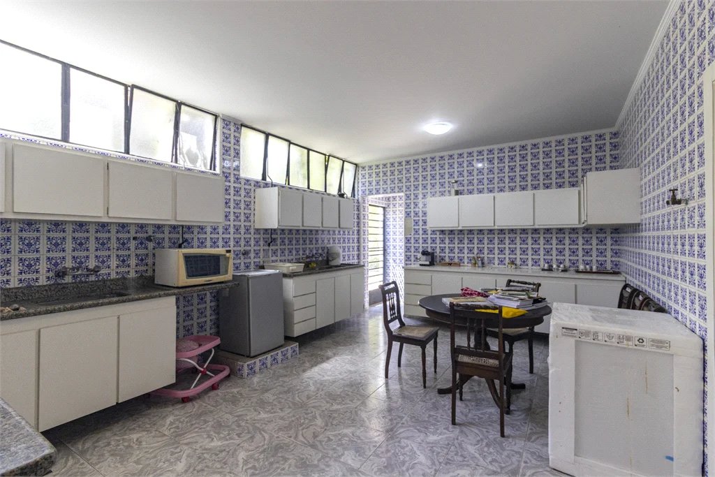 Sobrado à venda com 4 quartos, sendo 2 suítes, em Vila Morumbi, São Paulo, SP