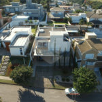 Casa à venda com 4 suítes no condomínio Figueira Gardn, Atibaia - SP