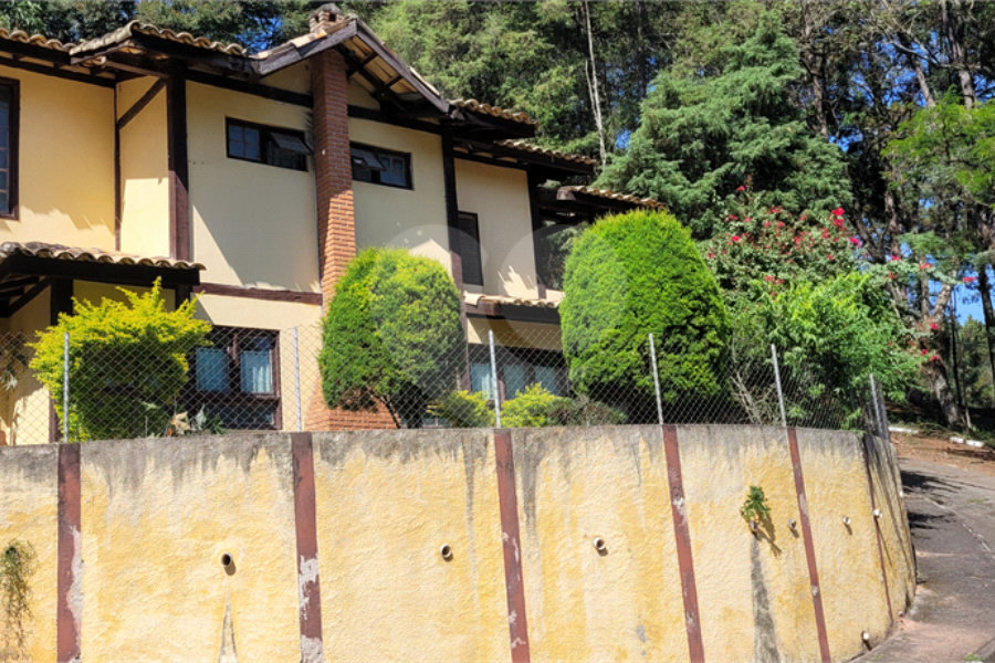 Casa à venda com 3 quartos, sendo 1 suíte, no condomínio Sausalito, Mairiporã - SP