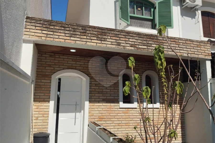 Sobrado à venda com 3 quartos em Vila Irmãos Arnoni, São Paulo, SP