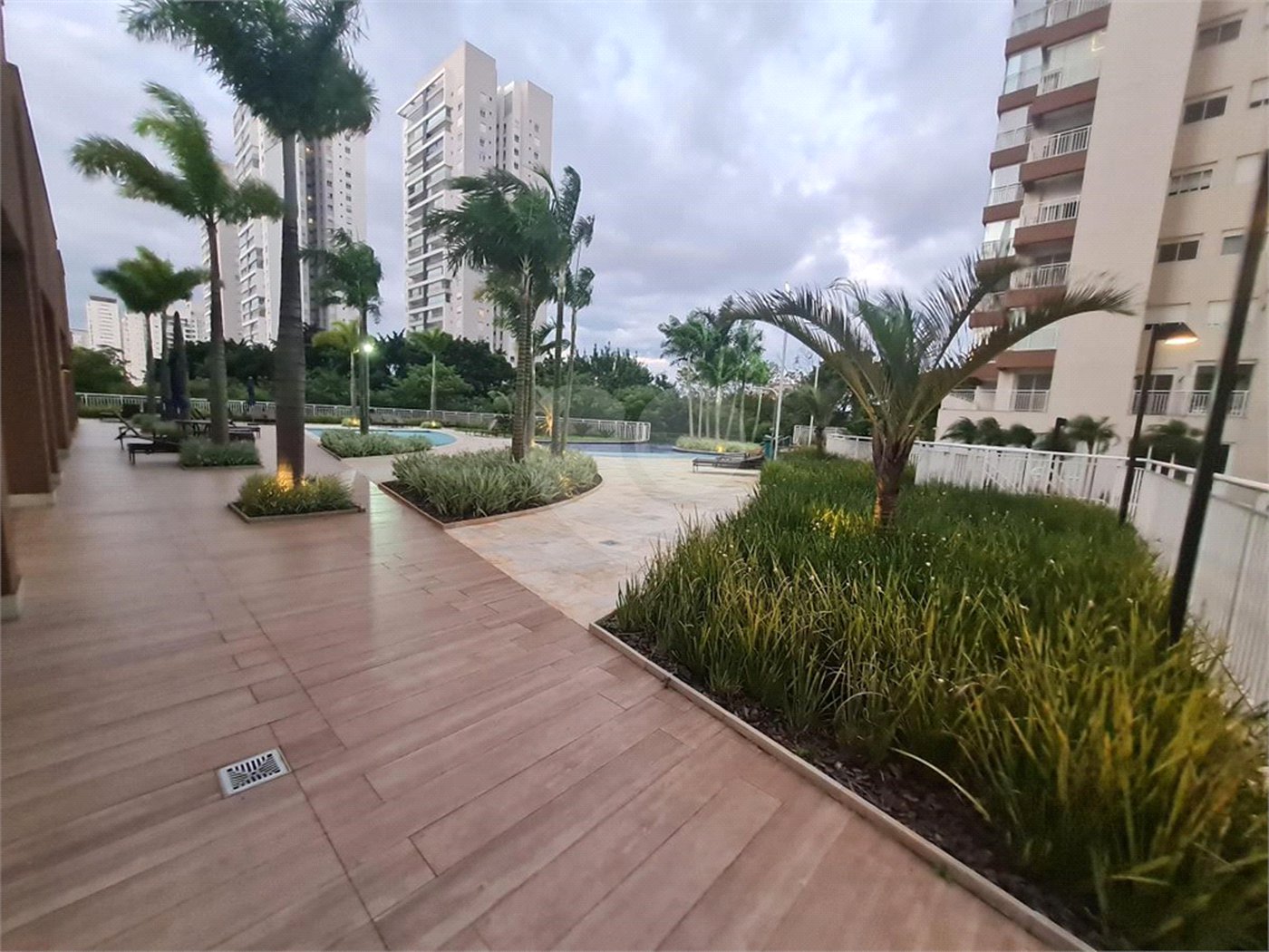 Apartamento à venda com 3 quartos, sendo 1 suíte,  em Vila Anastácio, São Paulo, SP