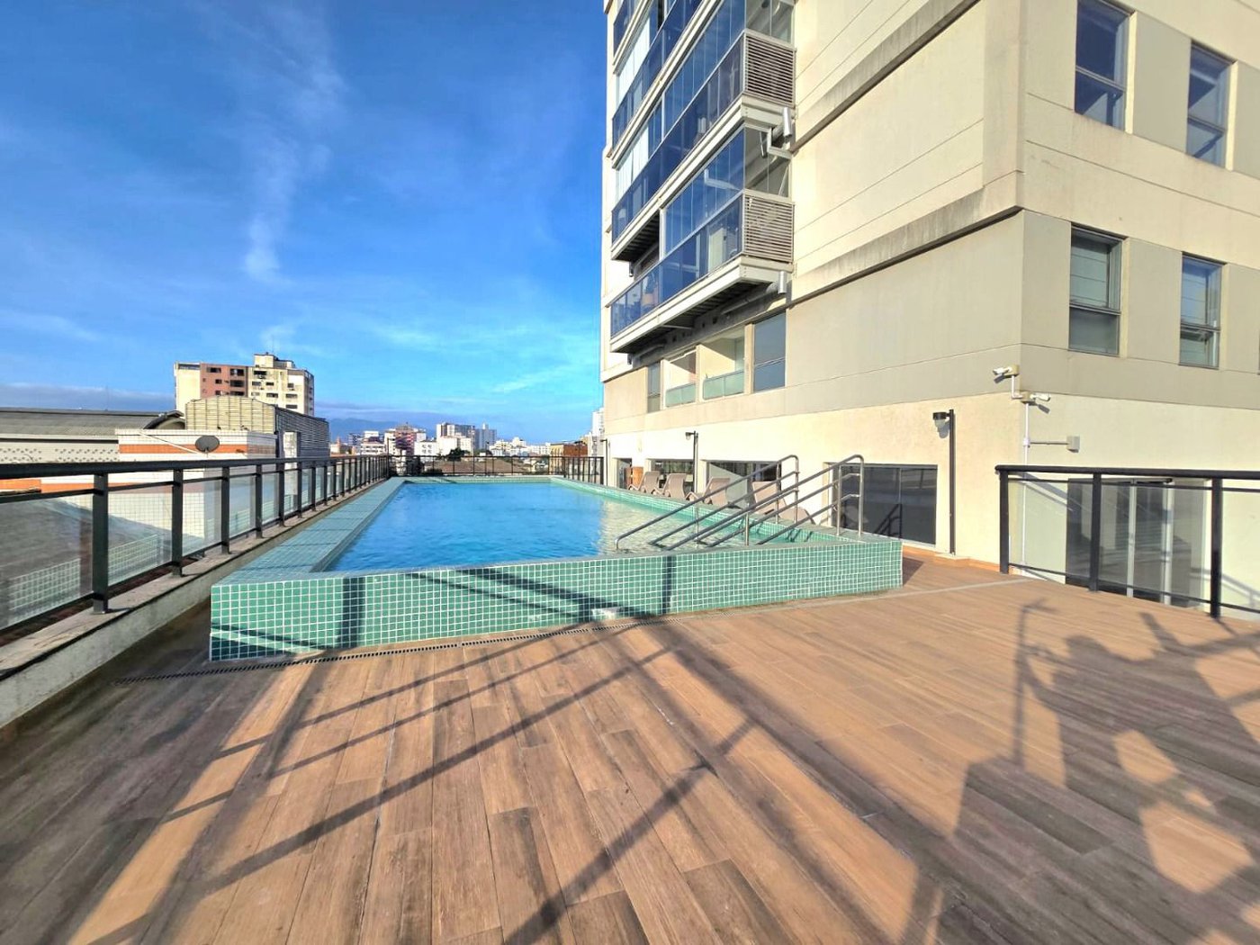 Apartamento com 2 dormitórios à venda, 74 m² por R$ 1.010.000,00 - Embaré - Santos/SP