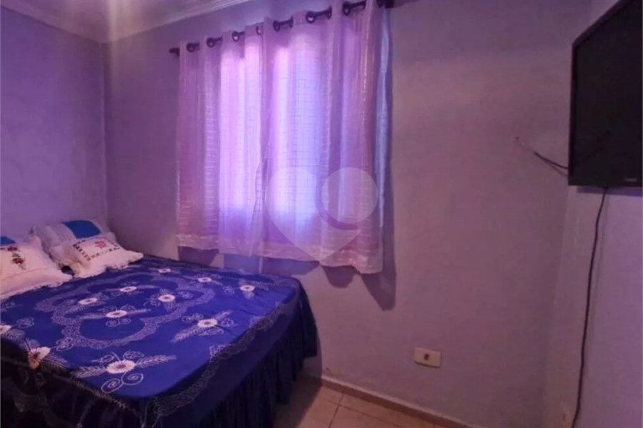 Sobrado à venda com 8 quartos em Vila Guarani, São Paulo, SP