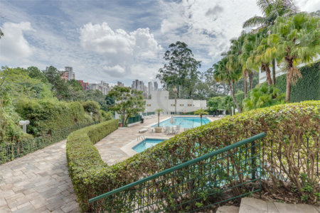 Casa à venda com 4 suítes no condomínio Granja do Morumbi, São Paulo - SP