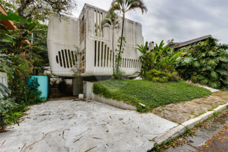 Casa de Vila à venda ou para alugar com 4 quartos, sendo 1 suíte, em Granja Julieta, São Paulo, SP
