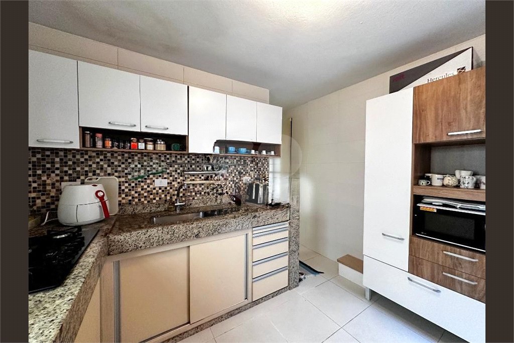 Casa à venda com 3 quartos em Jardim Monte Azul, São Paulo, SP
