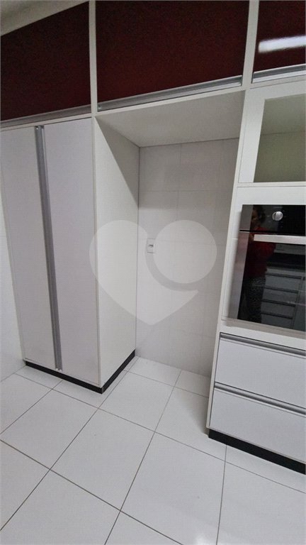 Casa à venda com 3 quartos, sendo 1 suíte, no condomínio Alvorada Parque Vitória, São Paulo - SP