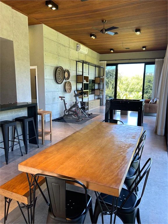 Belíssima Casa à venda com 453m², 4 suítes e 5 vagas de garagem em Atibaia!!!!