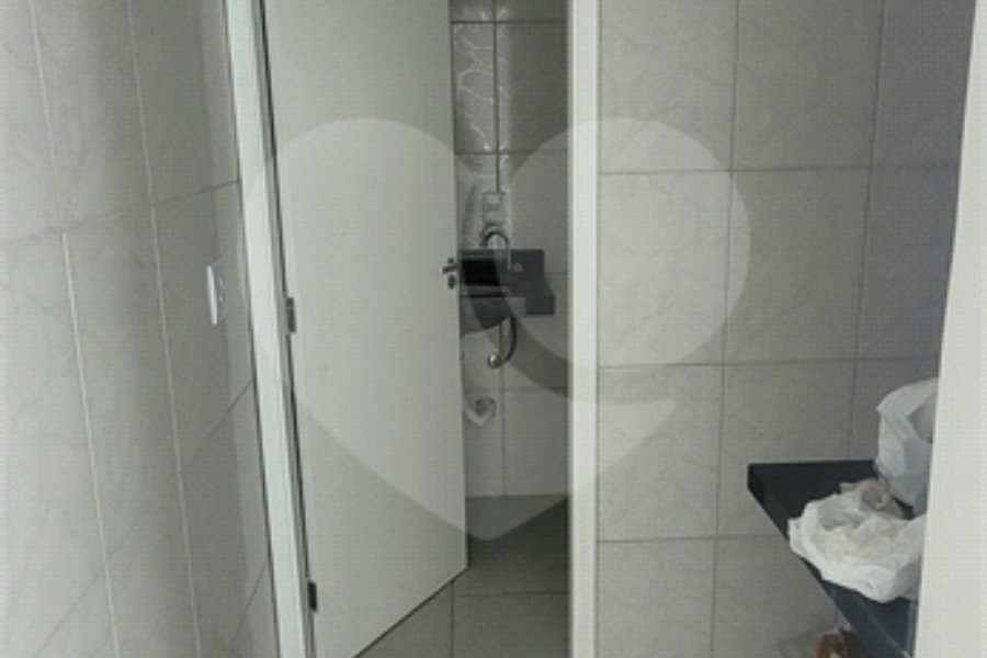 Sobrado à venda com 4 quartos, sendo 2 suítes, em Vila Irmãos Arnoni, São Paulo, SP