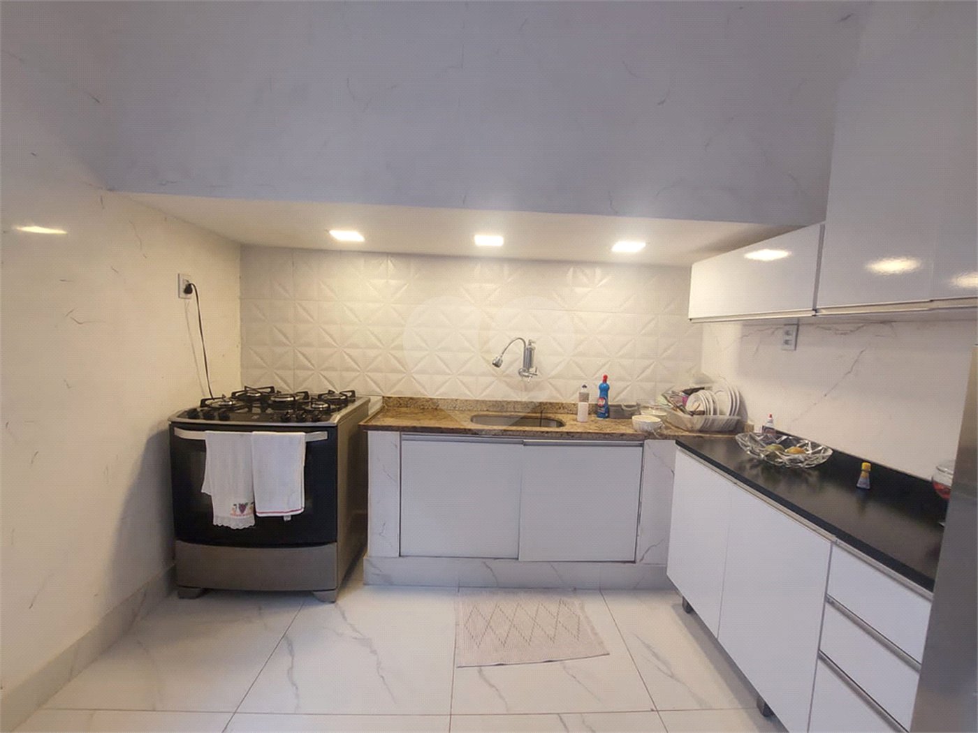 Casa de Vila à venda com 2 quartos, sendo 1 suíte,  em Rio de Janeiro, RJ