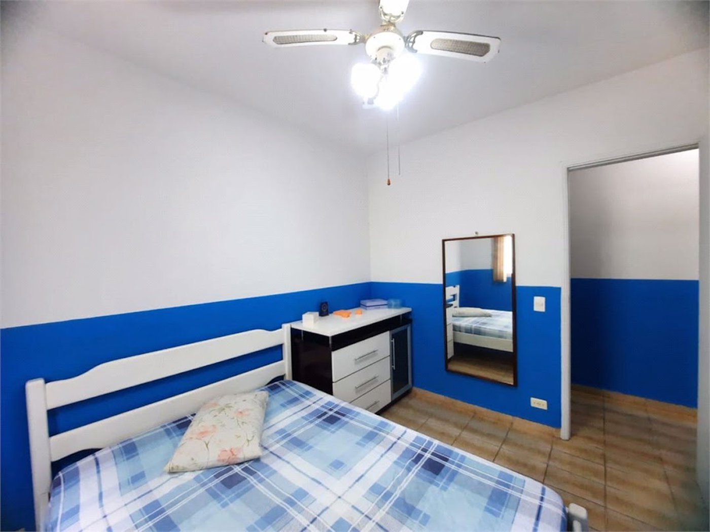 Apartamento com 2 dormitórios à venda na Enseada – 500 metros da praia