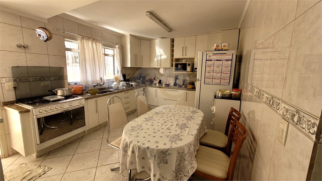 Sobrado à venda com 3 quartos, sendo 1 suíte, em Vila Gustavo, São Paulo, SP