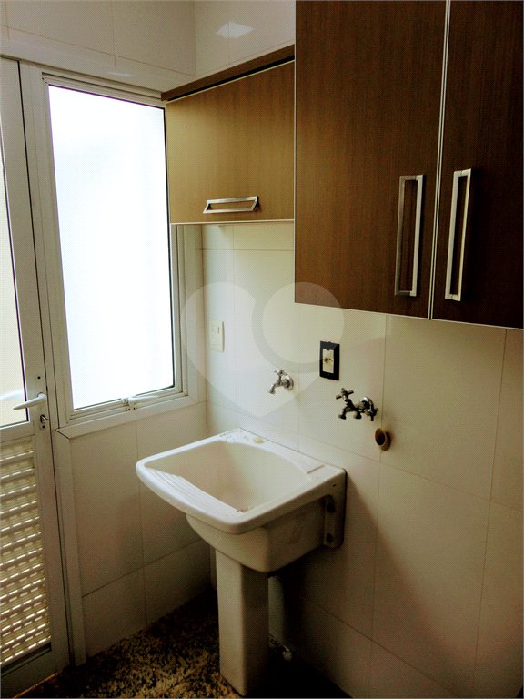 Casa à venda com 3 suítes no condomínio Residencial Jardim América, Vinhedo - SP