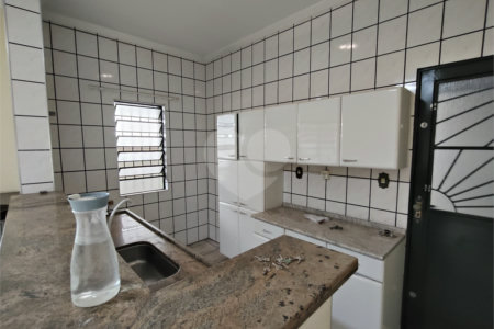Casa para alugar com 4 quartos, sendo 1 suíte, em Vila Judite, Itapetininga, SP