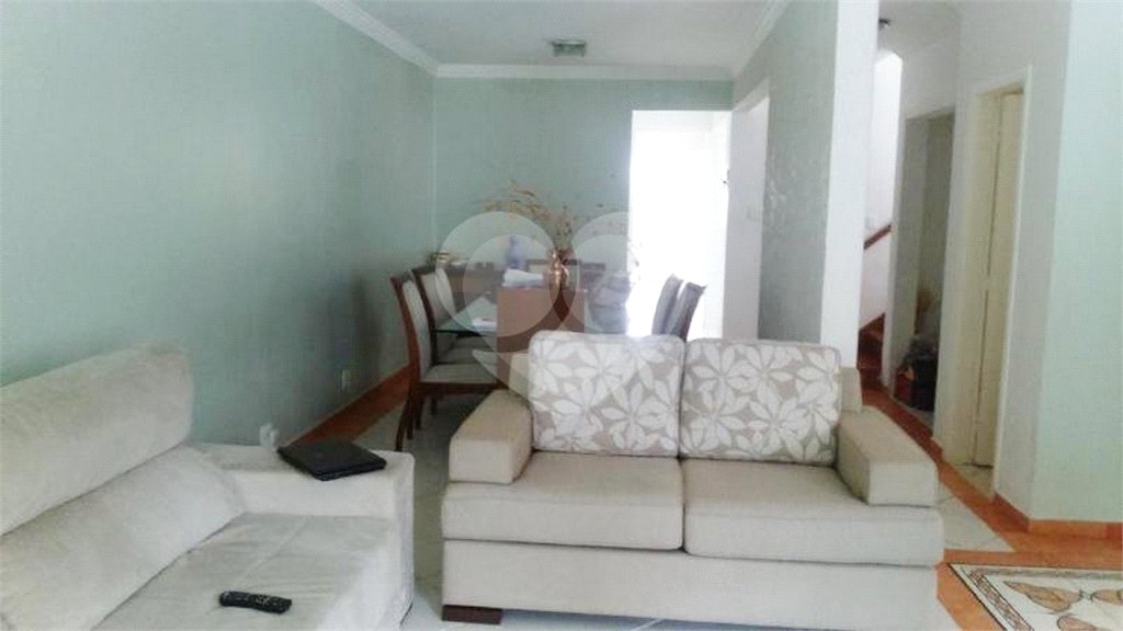 Excelente sobrado à venda em Moema Pássaros c/222 m², 3 suítes e 3 Vagas na garagem