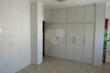 Linda Cobertura na Região de Campos Elíseos - 4 dormitórios (3 suítes). 5 Banheiros