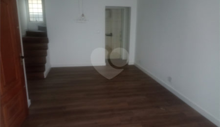 Casa de Vila à venda com 4 quartos, sendo 1 suíte, em Vila Olímpia, São Paulo, SP