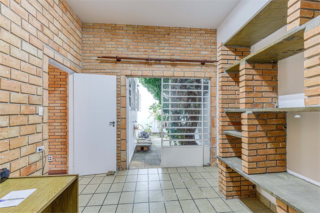 Casa Térrea à venda com 3 quartos, sendo 1 suíte,  em Alto da Boa Vista, São Paulo, SP