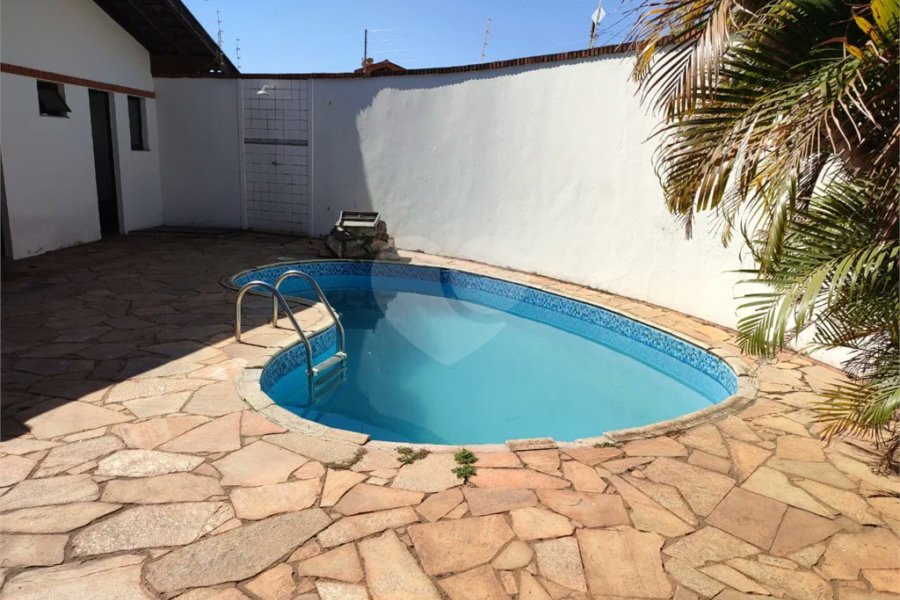 Casa Espetacular com Piscina e Churrasqueira à Venda na Vila Rezende
