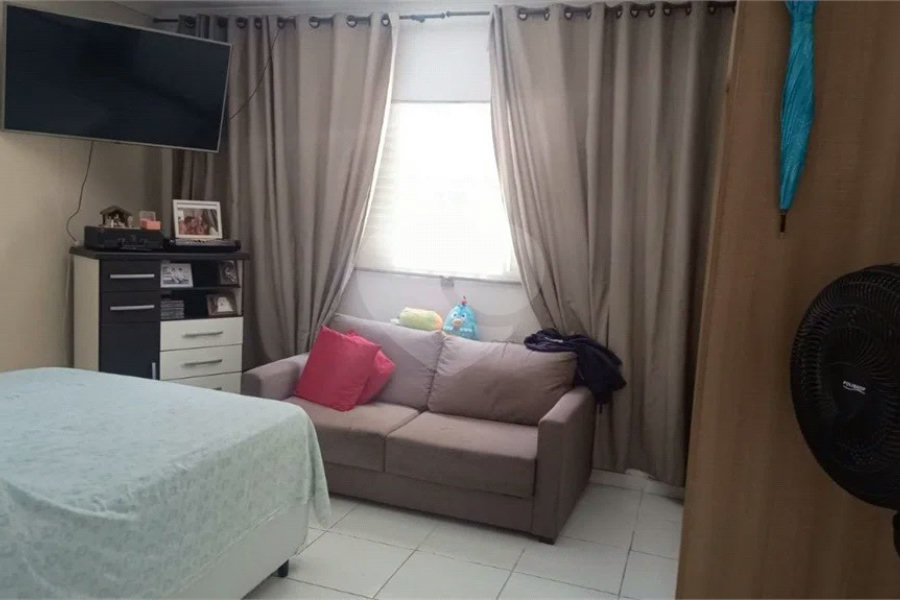 Ótimo sobrado à venda, ao lado do Roldão na Av. Cupece.