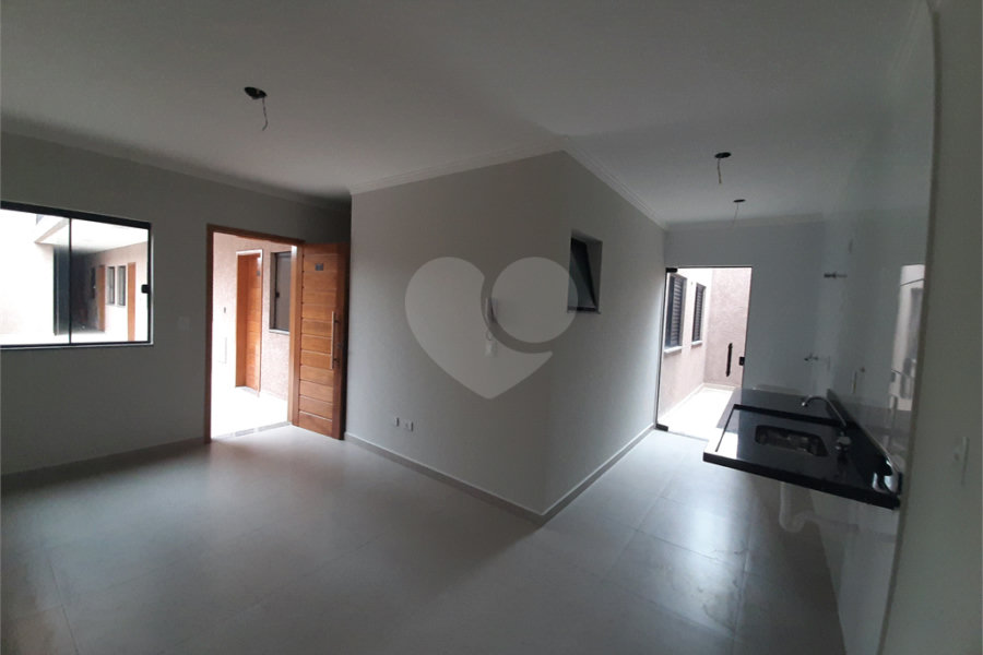 Apartamento com 37m2, 2 quartos, banheiro, sala, cozinha, quintal e 1 vaga de GARAGEM