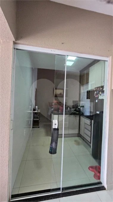 Casa em condomínio Alvorada em Araraquara com 3 dormitórios e piscina