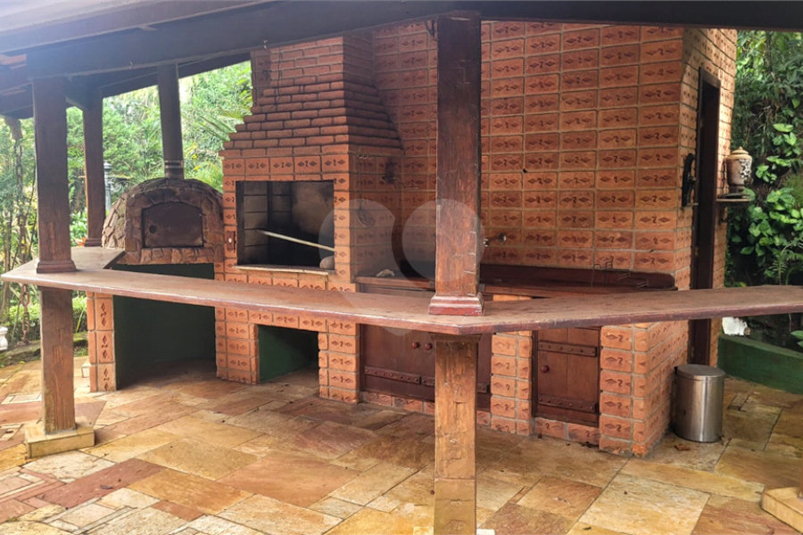 Casa à venda ou para alugar com 3 quartos, sendo 1 suíte, no condomínio Associação Reserva das Hortênsias, Mairiporã - SP
