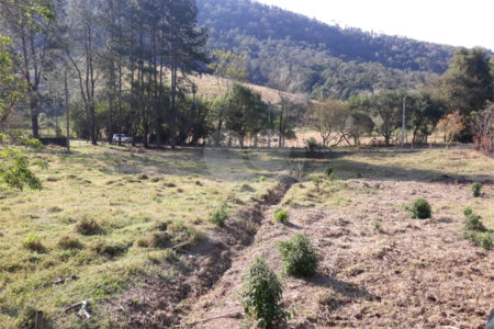 Sítio à venda com 3 quartos em Bairro do Cambará, São Roque, SP