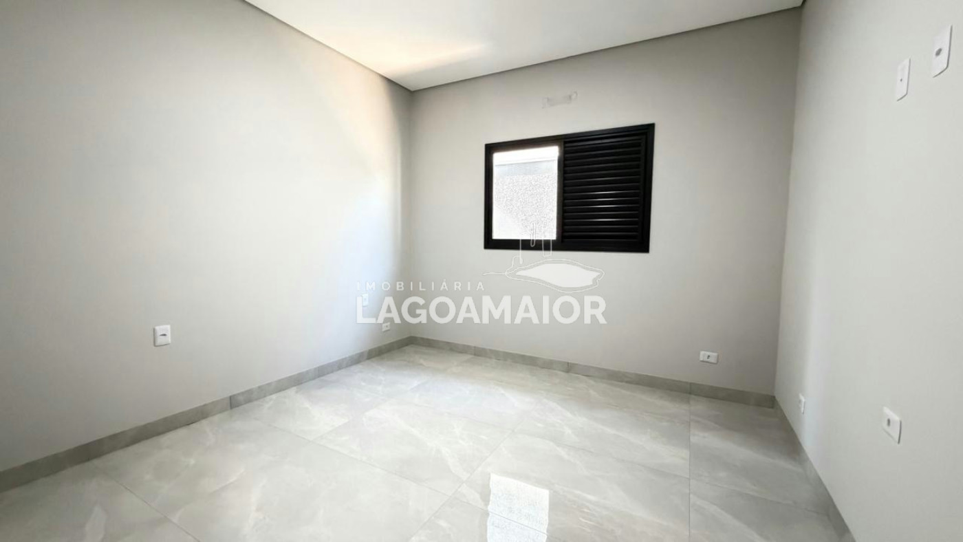 Casa à venda com 3 quartos no condomínio Residencial Costa Leste, Três Lagoas - MS