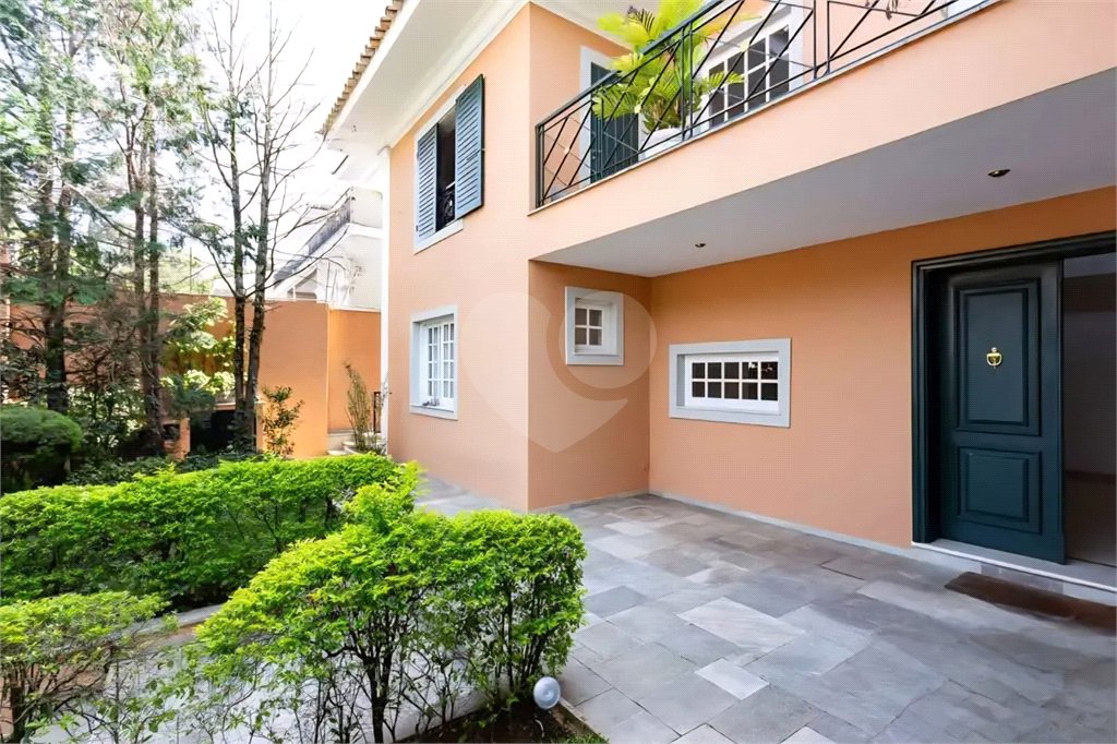 Casa à venda com 4 suítes em Jardim Leonor, São Paulo, SP
