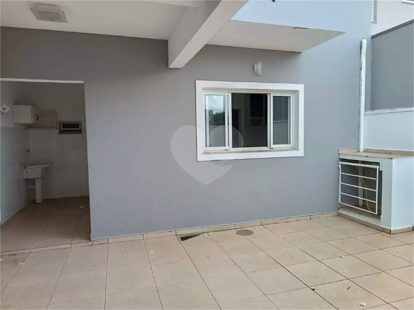 Casa à venda com 3 quartos, sendo 1 suíte, no condomínio Portal das Acacias, Indaiatuba - SP