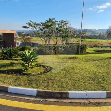 Terreno à venda no condomínio Associação dos Moradores do Loteamento Alto da Floresta, Bom Jesus dos Perdões - SP