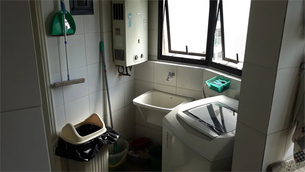 Apartamento à venda com 3 quartos, sendo 1 suíte,  em Vila Andrade, São Paulo, SP