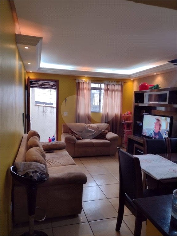 Sobrado à venda com 4 quartos, sendo 1 suíte,  em Jardim Maria Luiza, São Paulo, SP