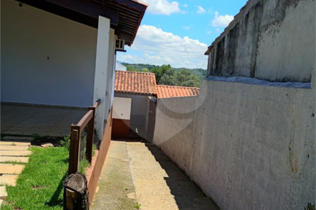Casa Térrea à venda com 3 quartos em Guaxinduva, Atibaia, SP