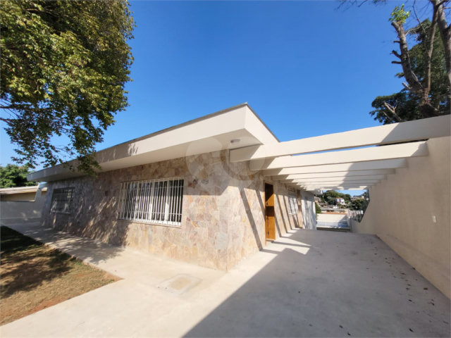 Casa Térrea à venda ou para alugar com 4 quartos, sendo 3 suítes,  em Horto Florestal, São Paulo, SP
