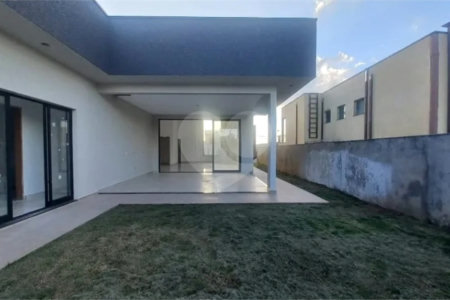Casa à venda com 4 quartos, sendo 3 suítes,  no condomínio Samballa 3, Atibaia - SP