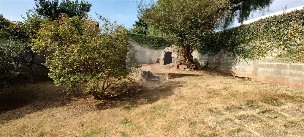 Casa à venda com 3 quartos, sendo 1 suíte, no Centro, Extrema, MG