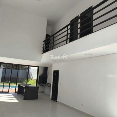 Casa à venda com 5 quartos, sendo 3 suítes, no condomínio Figueira Garden, Atibaia - SP