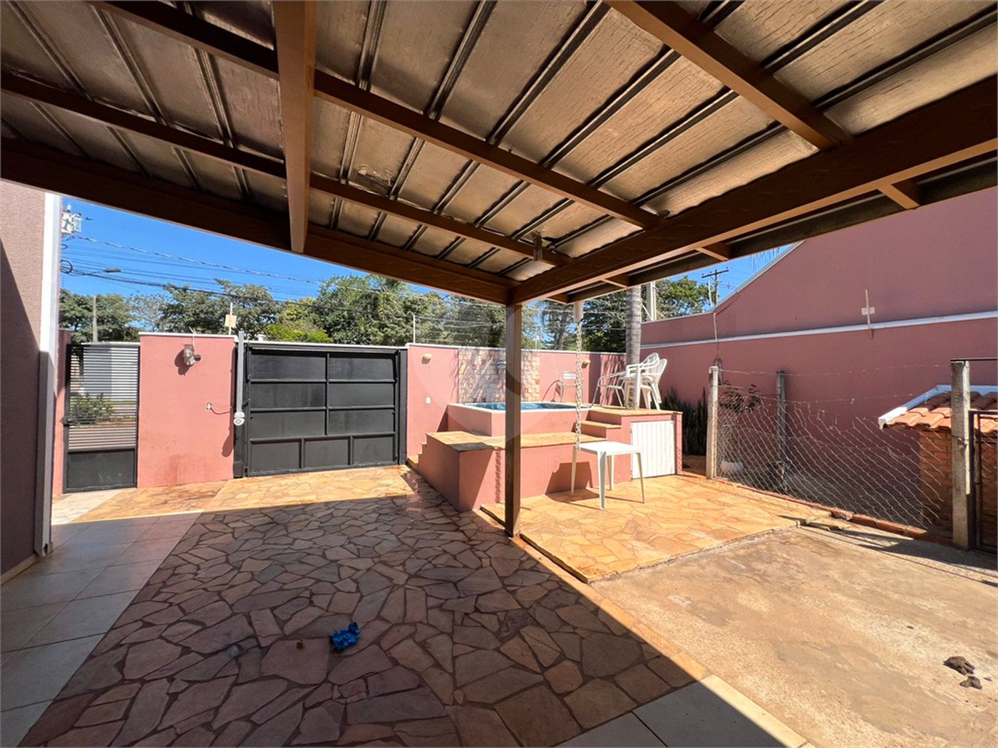 Casa à venda com 2 quartos, sendo 1 suíte,  em Estância Conceição, Itapetininga, SP