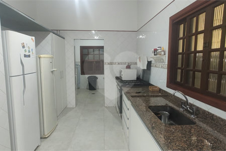 Chácara à venda com 3 quartos, sendo 1 suíte,  no Centro, Nazaré Paulista, SP