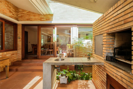 Casa à venda com 4 quartos, sendo 2 suítes, em Jardim Cordeiro, São Paulo, SP