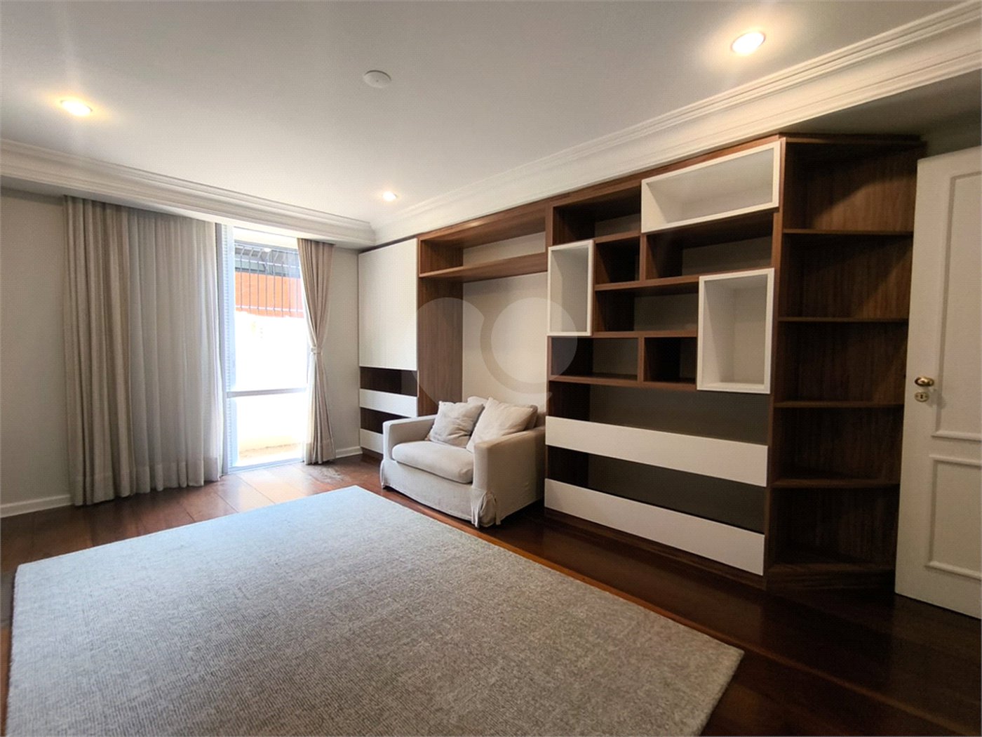 Casa à venda com 5 quartos, sendo 4 suítes, em Cidade Jardim, São Paulo, SP